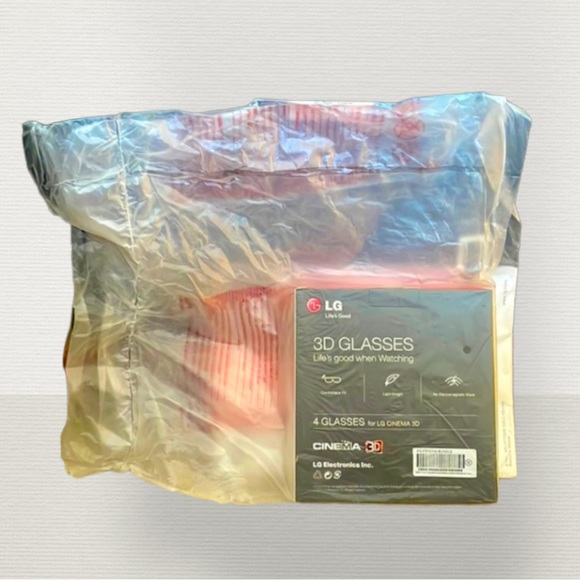 Cinema 3D “Set of Four 3D Glasses” - Picture 1 of 3